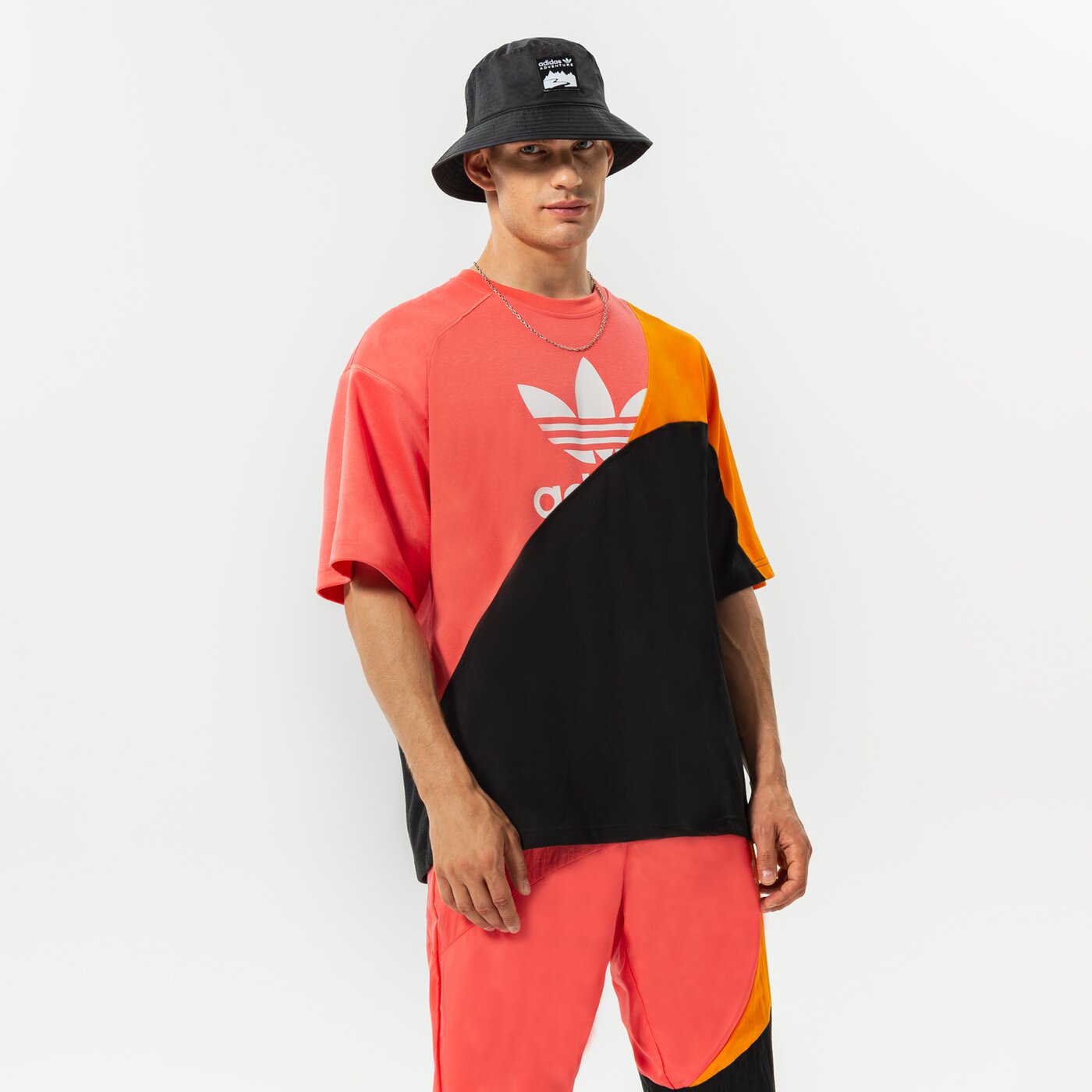 ADIDAS T-KREKLS BLD CB TEE HC4498 Vīriešiem Krāsa daudzkrāsaina ▷ Stilīgi  T-krekli ▷ adidas Apģērbi Interneta veikalā Sizeer.lv ▷▷