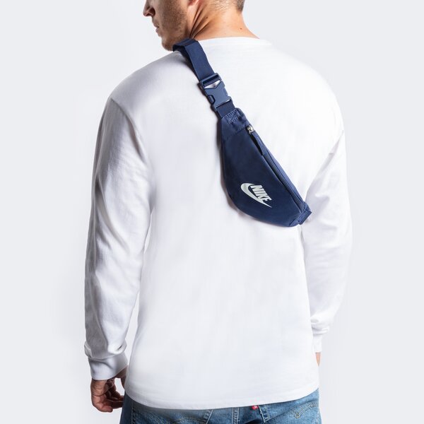 Sieviešu gurnu soma NIKE GURNU SOMA SMALL HIP db0488-410 krāsa tumši zila