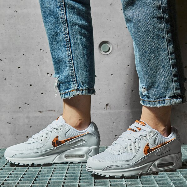 Sporta apavi sievietēm NIKE WMNS AIR MAX 90 AX dh4115-100 krāsa balta