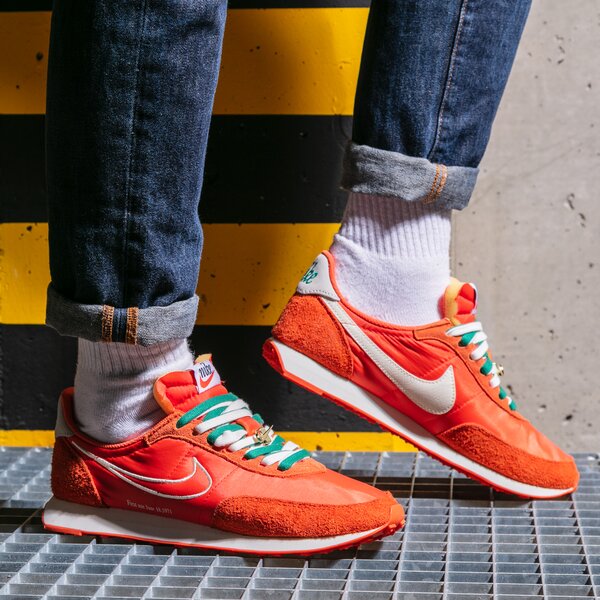 Sporta apavi vīriešiem NIKE WAFFLE TRAINER 2 dh4390-800 krāsa oranža