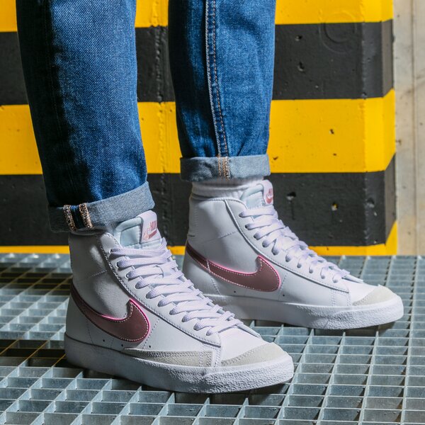 Sporta apavi bērniem NIKE BLAZER MID '77  da4086-105 krāsa balta
