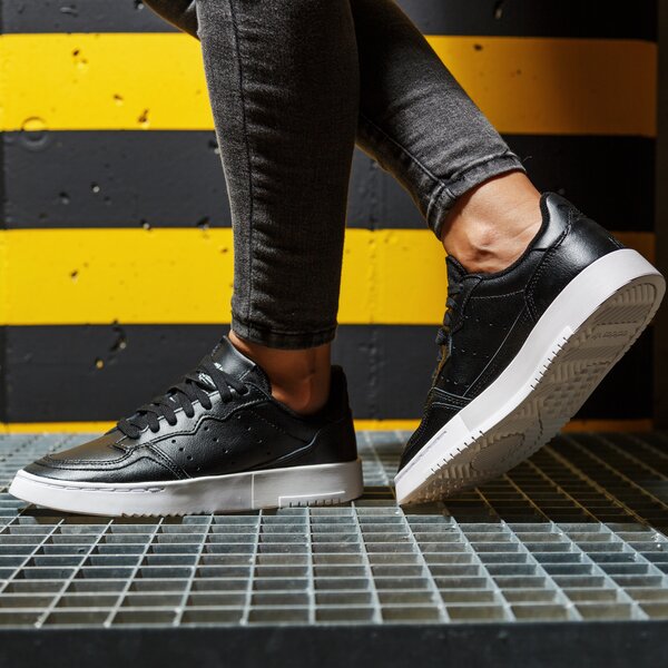 Sporta apavi bērniem ADIDAS SUPERCOURT J ee7727 krāsa melna