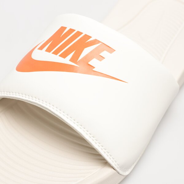 Vīriešu NIKE VICTORI ONE cn9675-108 krāsa bēša