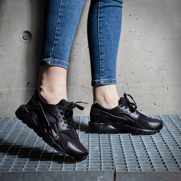 black nike huarache run