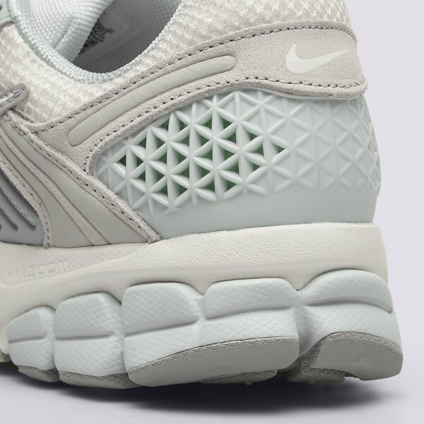 Sporta apavi sievietēm NIKE W ZOOM VOMERO 5 hq0458-001 krāsa pelēka
