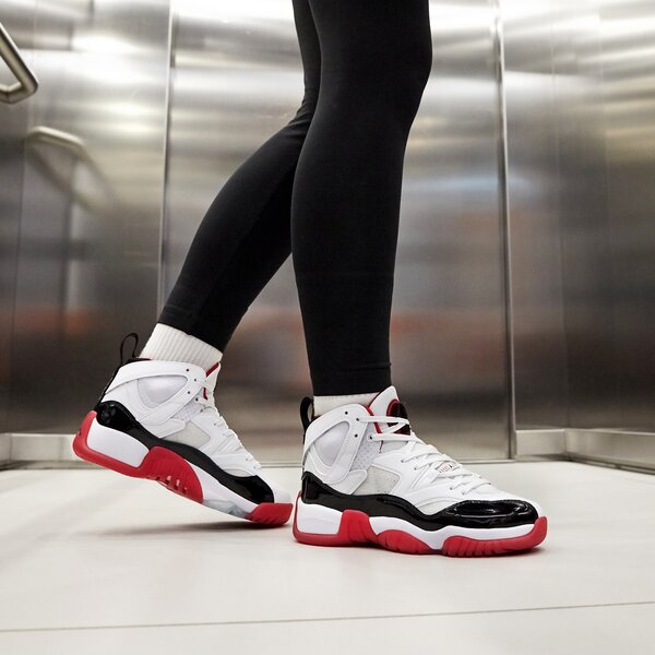 Sporta apavi bērniem JORDAN JUMPMAN TREY TWO  dq8431-106 krāsa balta