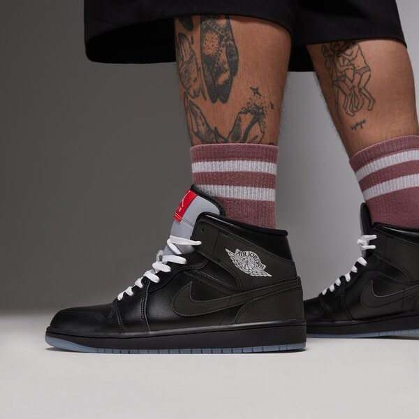 Sporta apavi vīriešiem AIR JORDAN 1 MID SE hv5177-010 krāsa melna