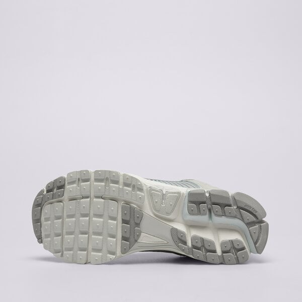 Sporta apavi sievietēm NIKE W ZOOM VOMERO 5 hq0458-001 krāsa pelēka