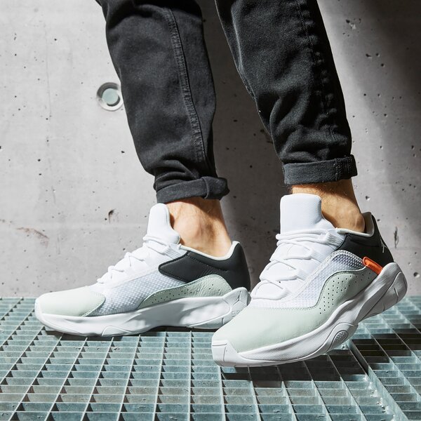 Sporta apavi vīriešiem AIR JORDAN 11 CMFT LOW cw0784-300 krāsa pelēka