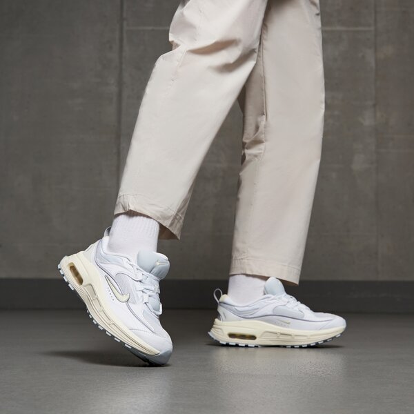 Sporta apavi sievietēm NIKE WMNS AIR MAX BLISS SUEDE fd9861-100 krāsa bēša