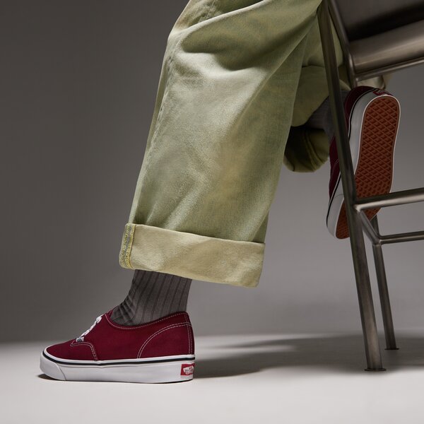 Sporta apavi vīriešiem VANS AUTHENTIC  vn000bw5zcf krāsa bordo