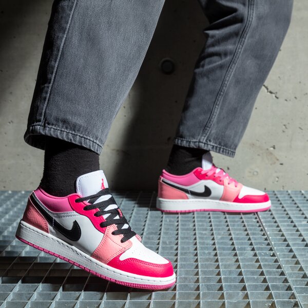 Sporta apavi bērniem AIR JORDAN 1 LOW  553560-162 krāsa rozā