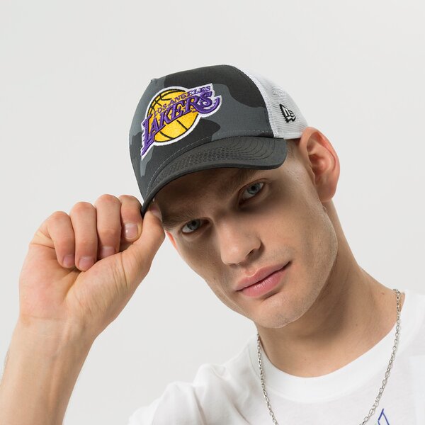 Vīriešu cepure ar nagu NEW ERA CEPURE NBA CAMO TRUCKER LAKERS LOS ANGELES LAKERS MN 60240523 krāsa daudzkrāsaina