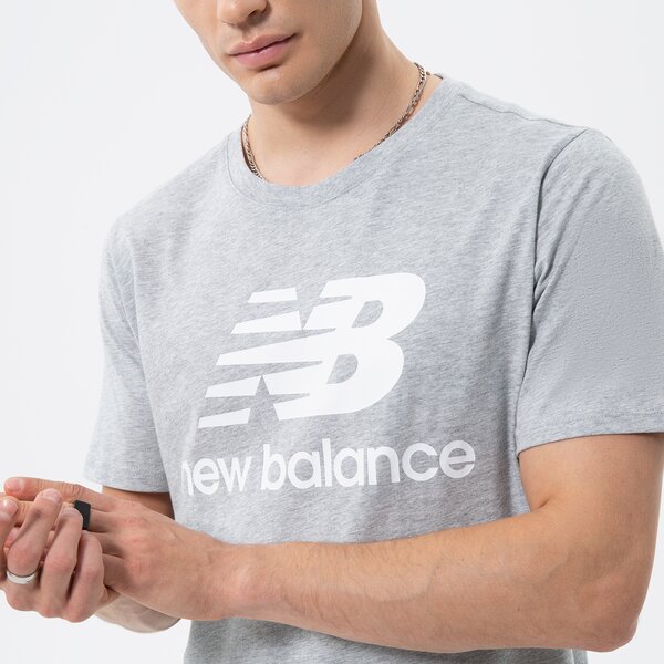 Vīriešu t krekli NEW BALANCE T-SHIRT ESSENTIALS STACKED LOGO TEE mt01575ag krāsa pelēka