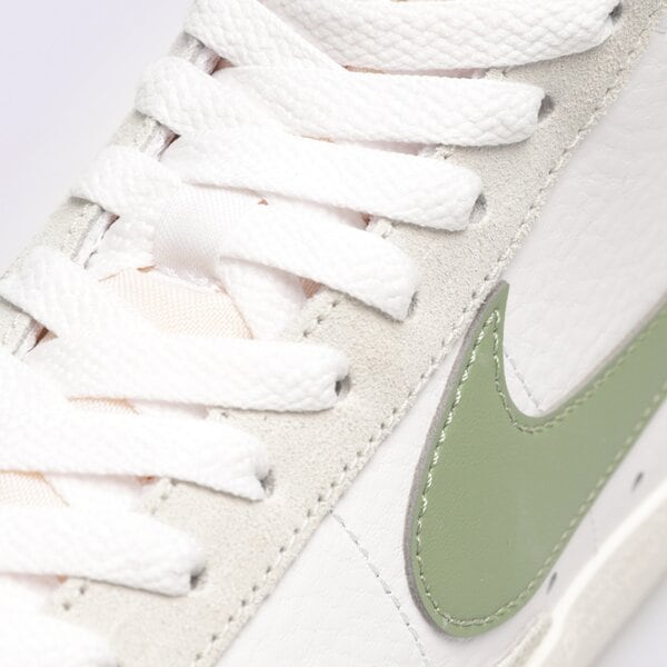 Sporta apavi sievietēm NIKE WMNS BLAZER MID '77  fj4740-100 krāsa balta