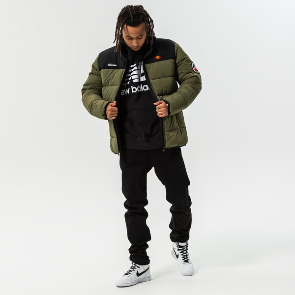 Vīriešu džemperis NEW BALANCE  DŽEMPERIS AR KAPUCI    CORE OVERHEAD HOODIE mt03558bk krāsa melna