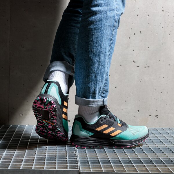 Pārgājienu apavi vīriešiem ADIDAS TERREX TWO FLOW fw5654 krāsa melna