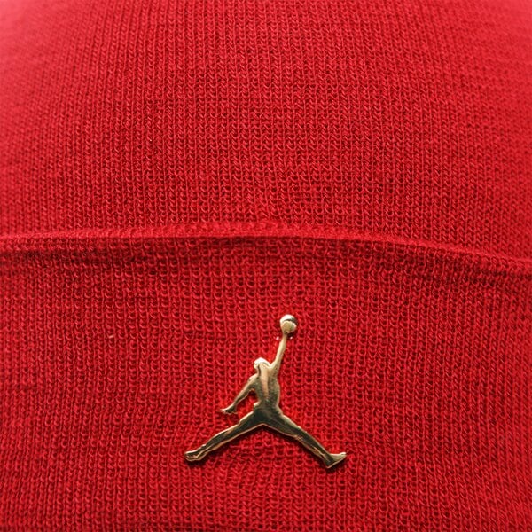 Sieviešu ziemas cepure JORDAN CEPURE ZIEMAS JORDAN CUFFED BEANIE METAL JM cw6402-687 krāsa sarkana