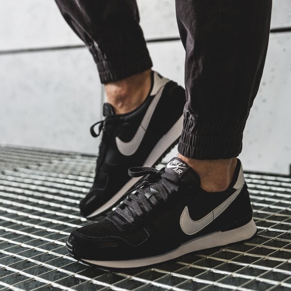 Sporta apavi vīriešiem NIKE AIR VRTX 903896-010 krāsa melna