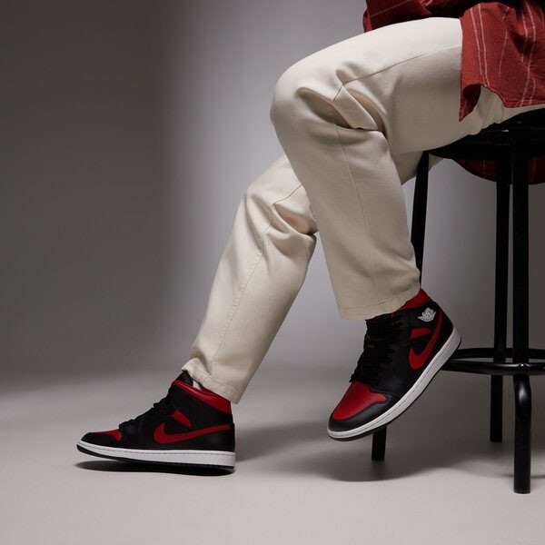 Sporta apavi vīriešiem AIR JORDAN 1 MID  dq8426-067 krāsa melna