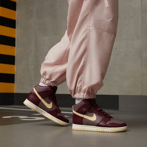 Sporta apavi sievietēm NIKE DUNK HIGH  dd1869-202 krāsa bordo