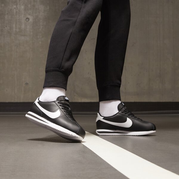 Sporta apavi sievietēm NIKE CORTEZ  dn1791-001 krāsa melna