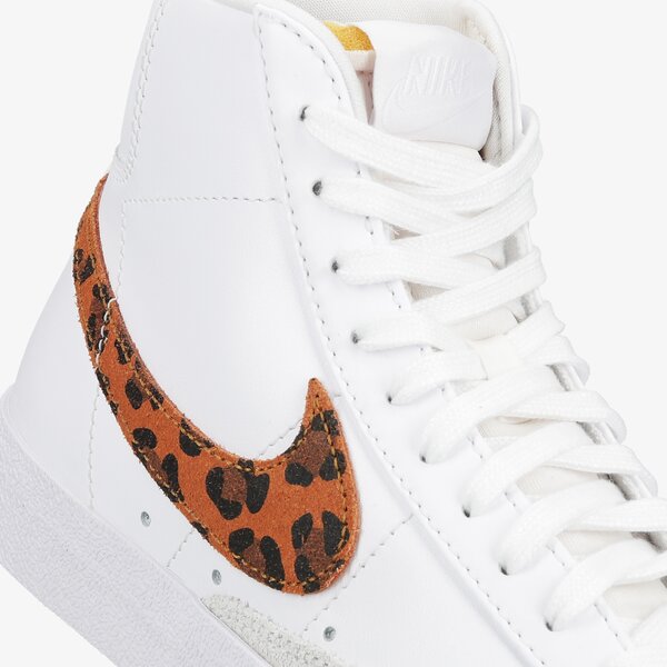 Sporta apavi sievietēm NIKE BLAZER MID '77 SE da8736-101 krāsa balta