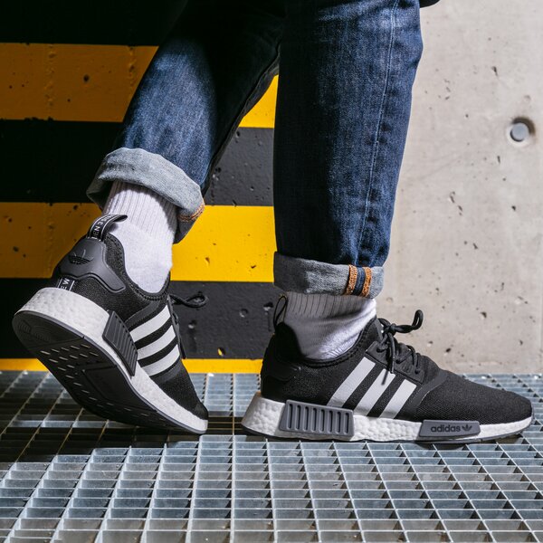 Sporta apavi vīriešiem ADIDAS NMD_R1 PRIMEBLUE gz9258 krāsa melna