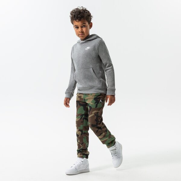 Džemperi bērniem NIKE  DŽEMPERIS AR KAPUCI  NIKE SPORTSWEAR CLUB BOY bv3757-091 krāsa pelēka