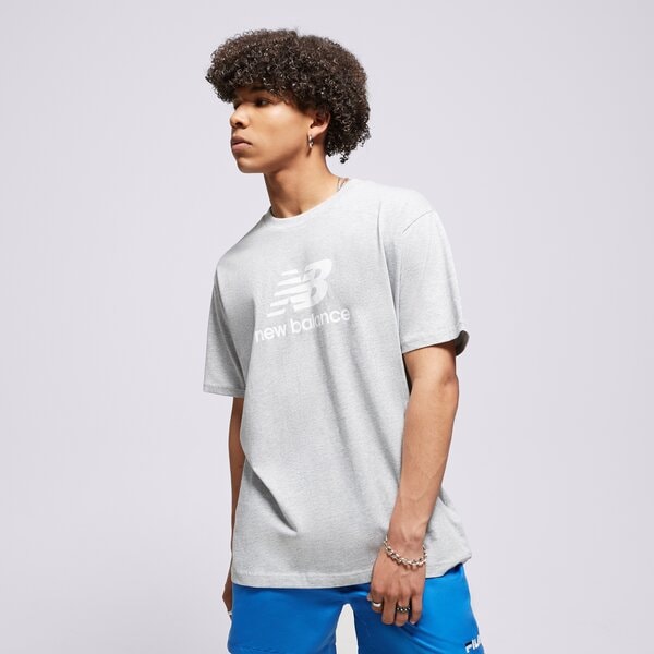 Vīriešu t krekli NEW BALANCE T-SHIRT NB ESSENTIALS LOGO TEE mt31541ag krāsa pelēka