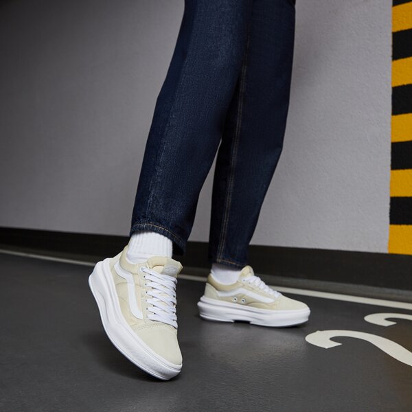 Sporta apavi sievietēm VANS UA OLD SKOOL OVERT CC vn0a7q5e1nf1 krāsa bēša