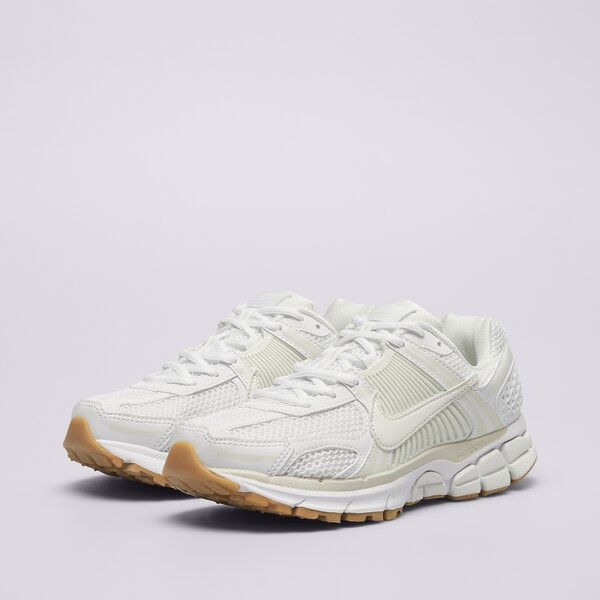 Sporta apavi sievietēm NIKE ZOOM VOMERO 5 fj2028-104 krāsa bēša