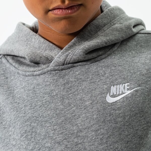 Džemperi bērniem NIKE  DŽEMPERIS AR KAPUCI  NIKE SPORTSWEAR CLUB BOY bv3757-091 krāsa pelēka