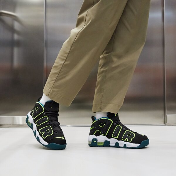 Sporta apavi bērniem NIKE AIR MORE UPTEMPO dz2809-001 krāsa melna