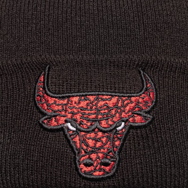 Vīriešu ziemas cepure NEW ERA CEPURE INFILL BOBBLE BEANIE BULLS BLK CHICAGO BULLS 60284992 krāsa melna