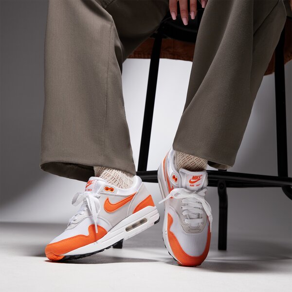 Sporta apavi sievietēm NIKE AIR MAX 1 '87 dz2628-002 krāsa oranža