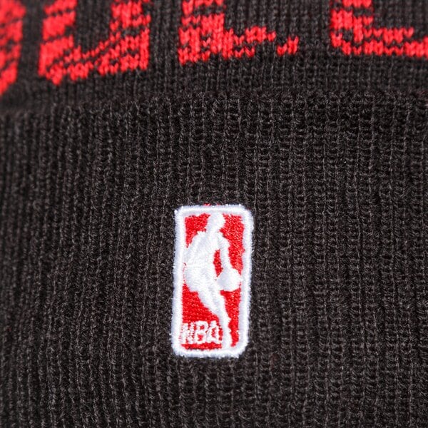 Vīriešu ziemas cepure NEW ERA NBA CHICAGO BULLS POM BEANIE HAT CHICAGO BULLS OTC 12122723 krāsa melna