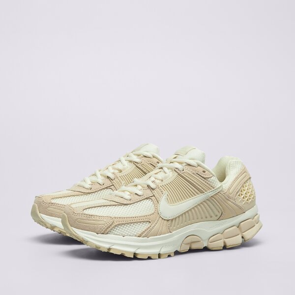 Sporta apavi sievietēm NIKE W ZOOM VOMERO 5 hq0458-200 krāsa bēša
