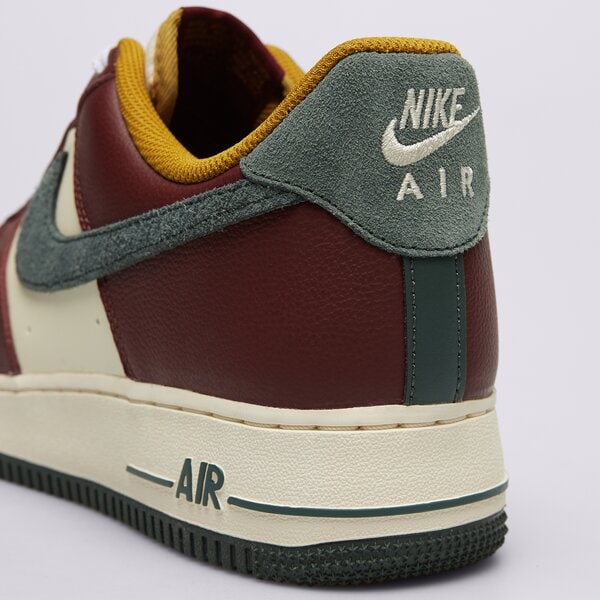 Sporta apavi vīriešiem NIKE AIR FORCE 1 '07 LV8 hq3612-113 krāsa sarkana