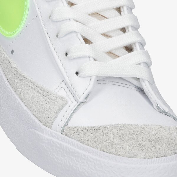 Sporta apavi sievietēm NIKE W BLAZER MID '77 ESS dj3050-100 krāsa balta