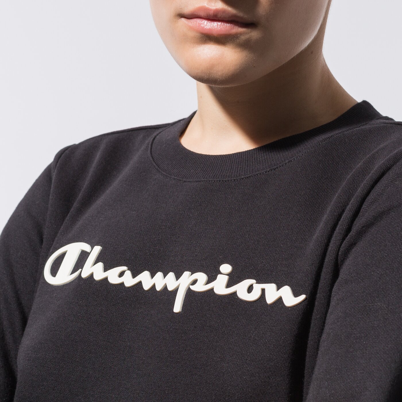 Sieviešu džemperis CHAMPION DŽEMPERIS CREWNECK SWEATSHIRT 113210kk001 krāsa melna