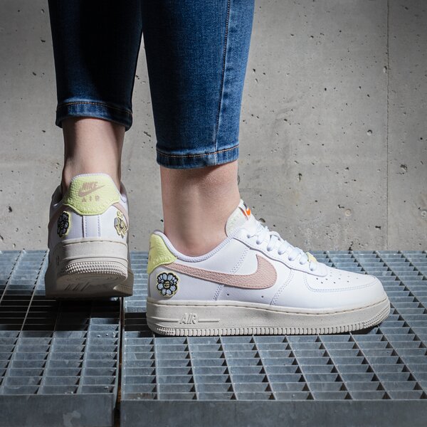 Sporta apavi sievietēm NIKE AIR FORCE 1 '07 SE NEXT NATURE dj6377-100 krāsa balta