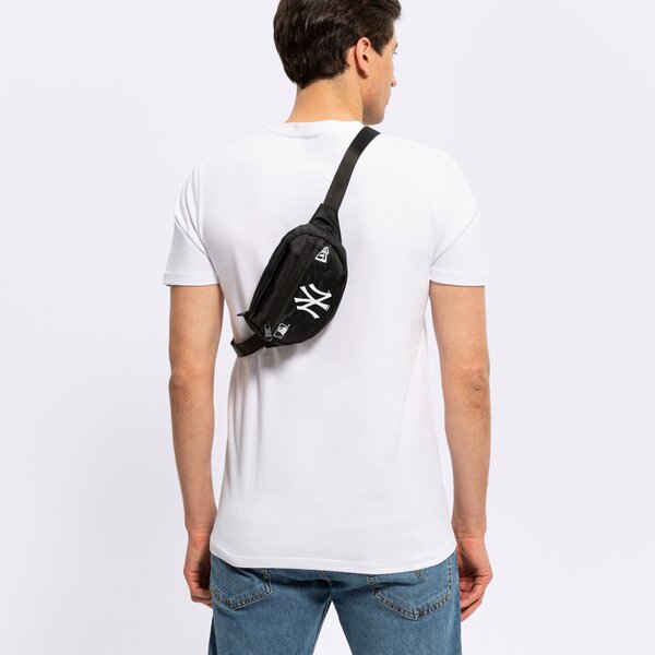 Sieviešu gurnu soma NEW ERA SOMA MLB MICRO WAIST BAG BLK NEW YORK YANKEES BLK 60137339 krāsa melna
